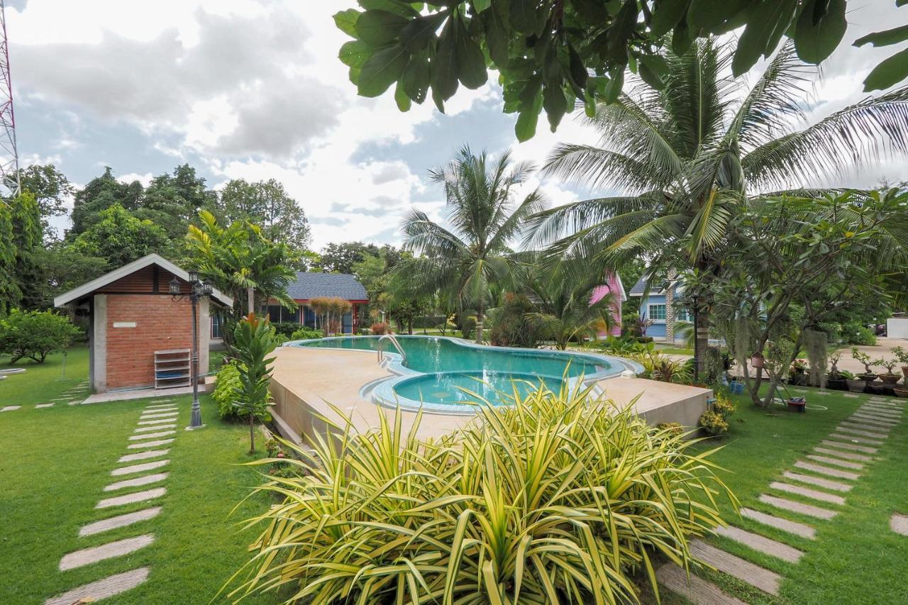 Oyo 75339 Full Frame Resort Kanchanaburi Extérieur photo