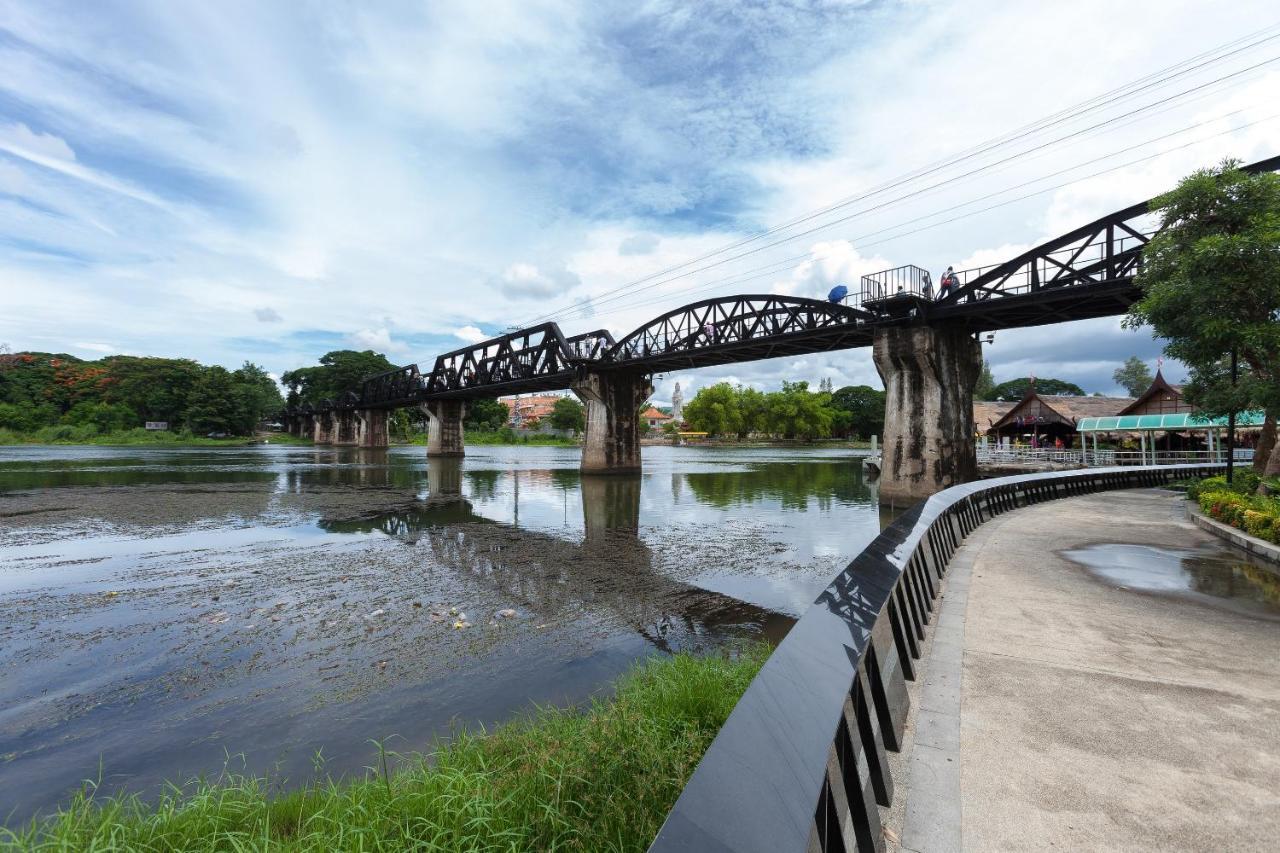Oyo 75339 Full Frame Resort Kanchanaburi Extérieur photo